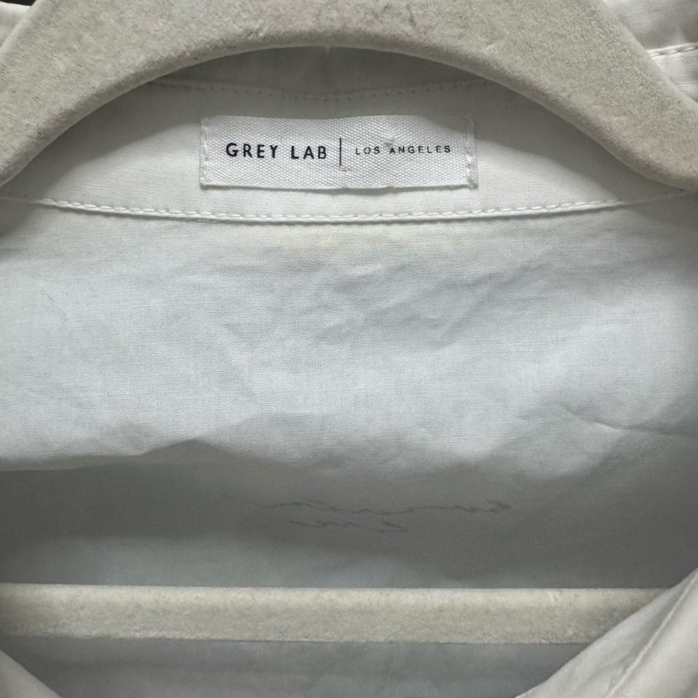 Grey Lab Women's White button up cropped